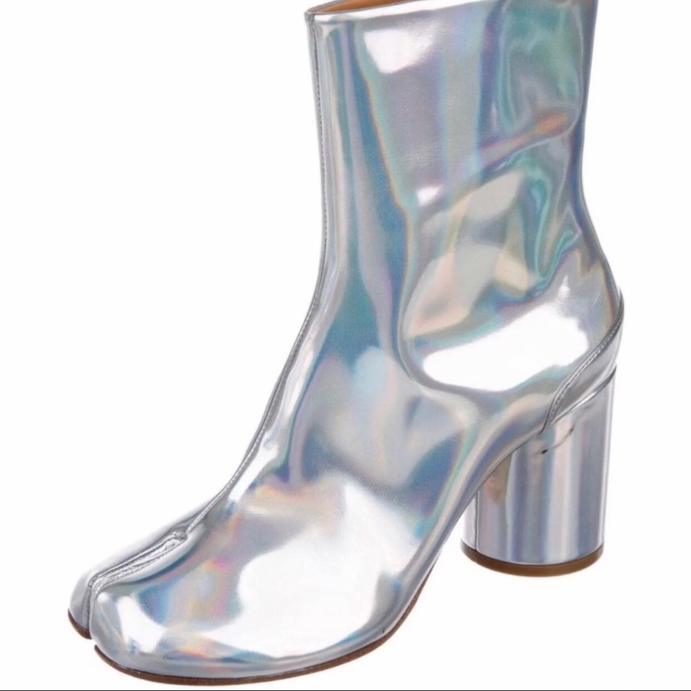 RARE!! Martin Margiela iridescent patent leather Tabi boots; Sz. 39